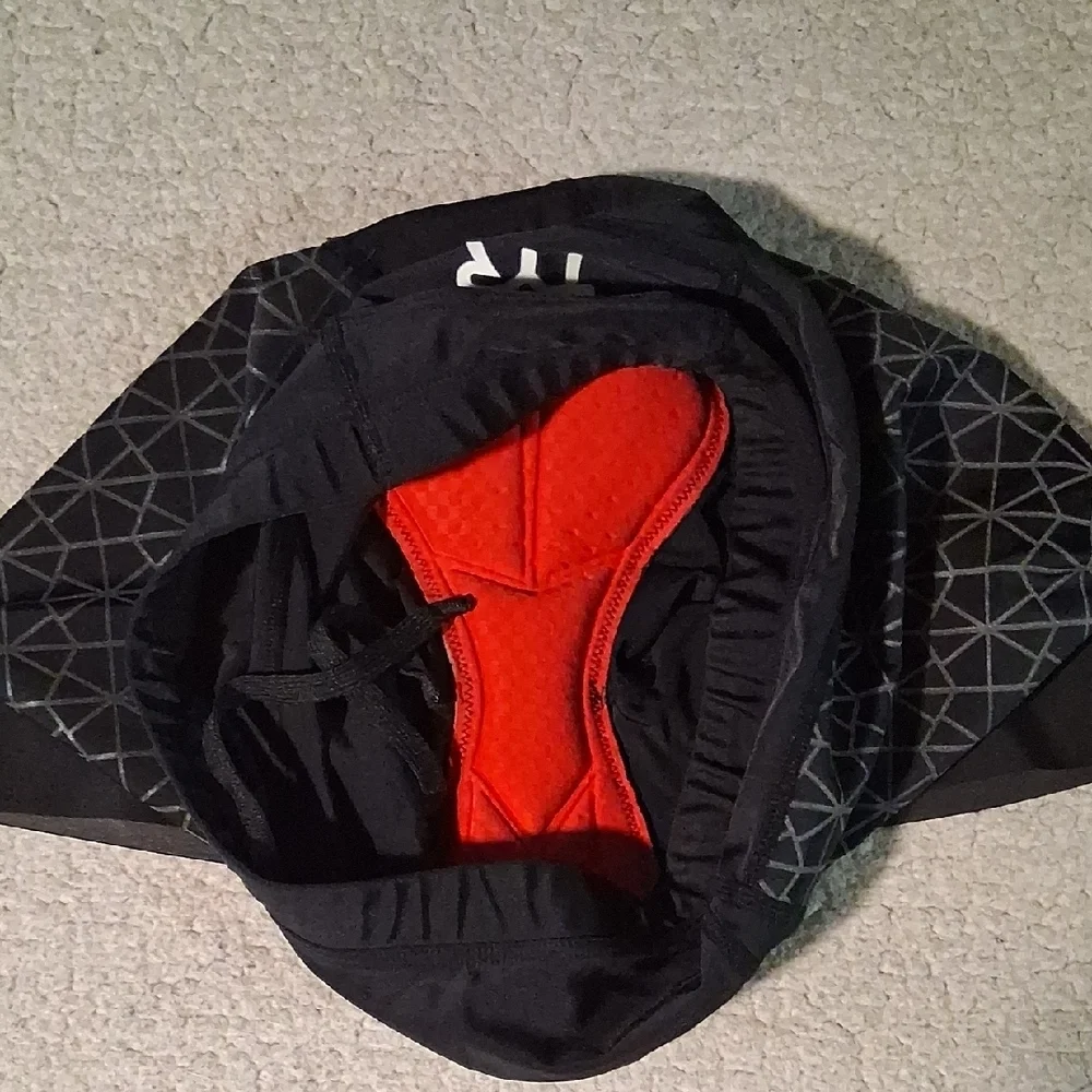 TYR Black Geometric Biker Shorts - Picture 3 of 4